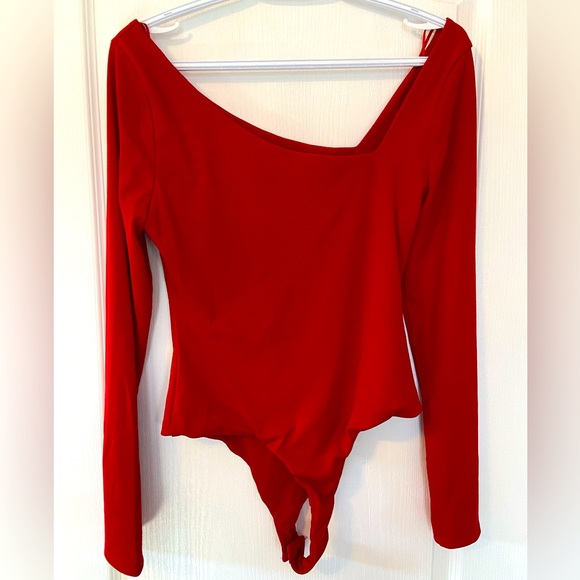 ASTR The Label Classy Long Sleeve Off the Shoulder Bodycon Bodysuit NWOT - Picture 2 of 2